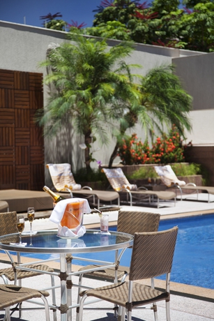 Hotel Naoum Plaza
