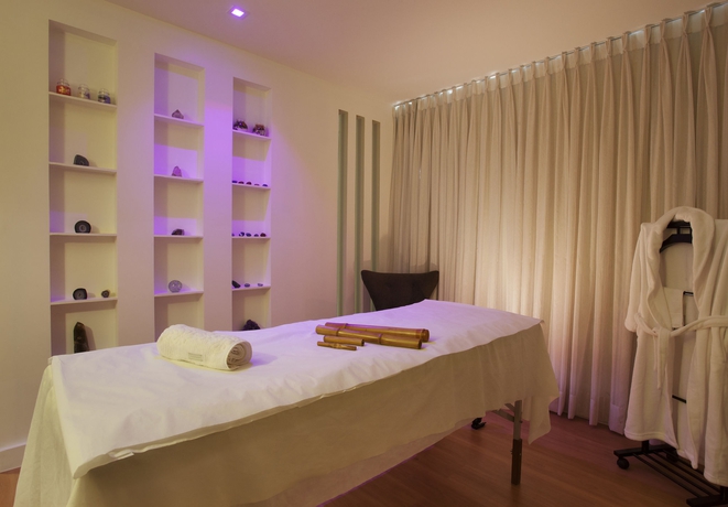 Hotel Naoum Plaza