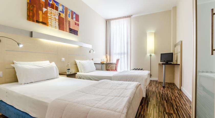 Hotel Nexh Zaragoza (ex Holiday Inn Express Zaragoza)