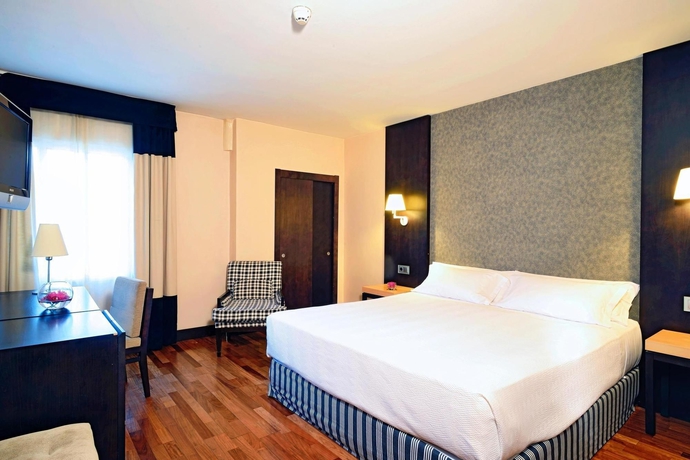 Hotel Nh Balboa