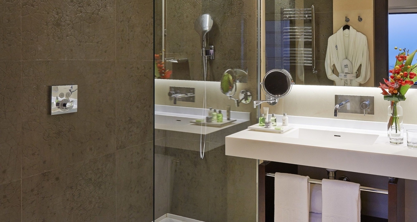 Hotel Nh Calderon