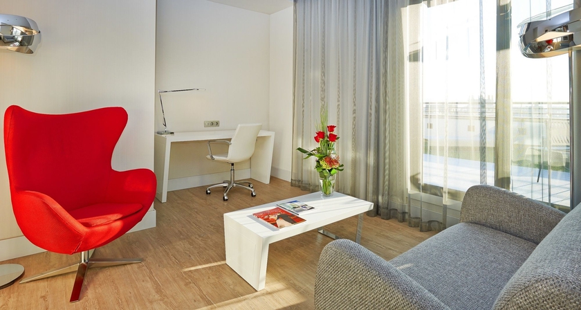 Hotel Nh Calderon