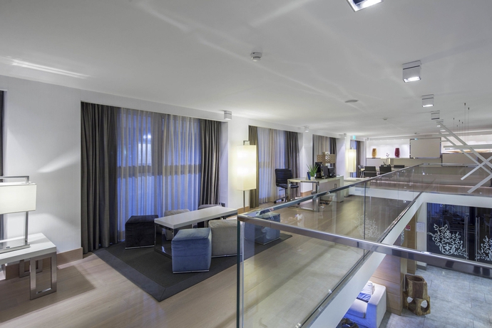 Hotel Nh Cavalieri