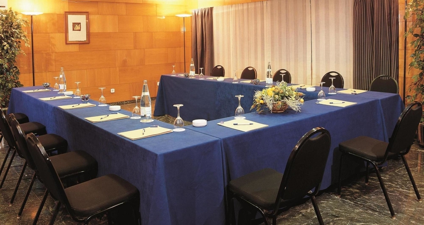 Hotel Nh Forum