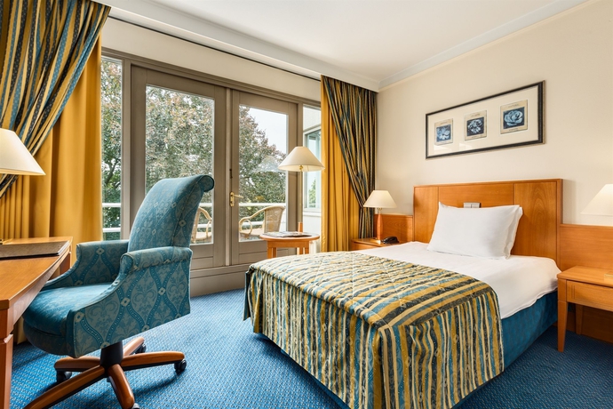 Hotel Nh Jan Tabak