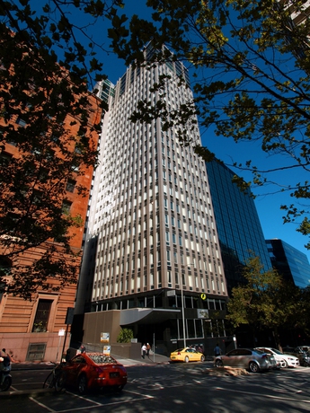 Hotel Oaks On Market