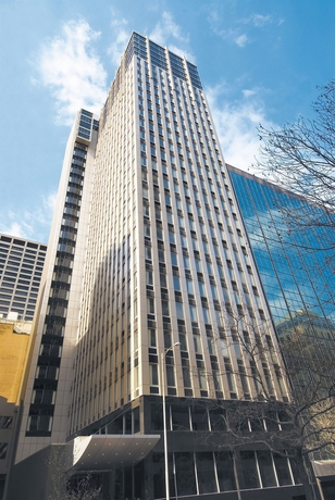Hotel Oaks On Market