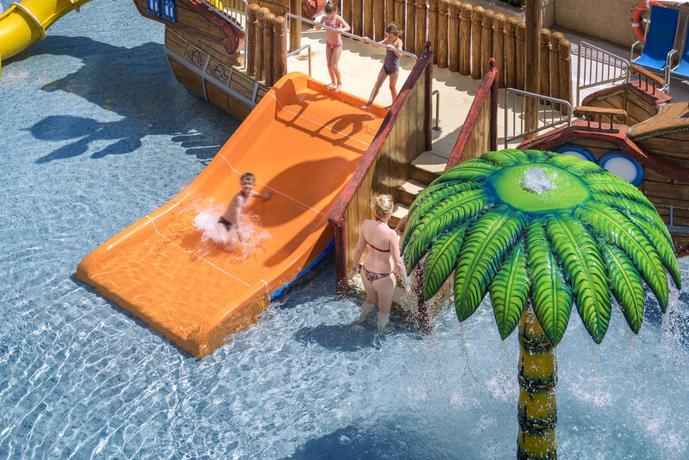 Hotel Oasis Park
