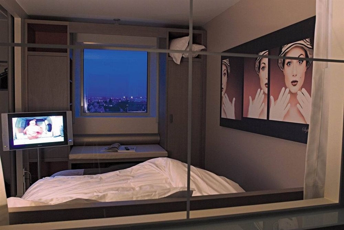 Hotel OnlySuites Paris CDG