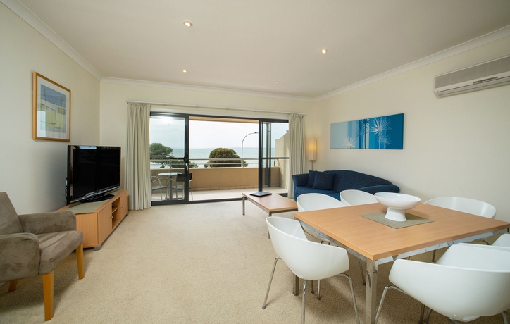 Hotel Ozone Seafront
