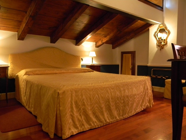 Hotel Pantalon