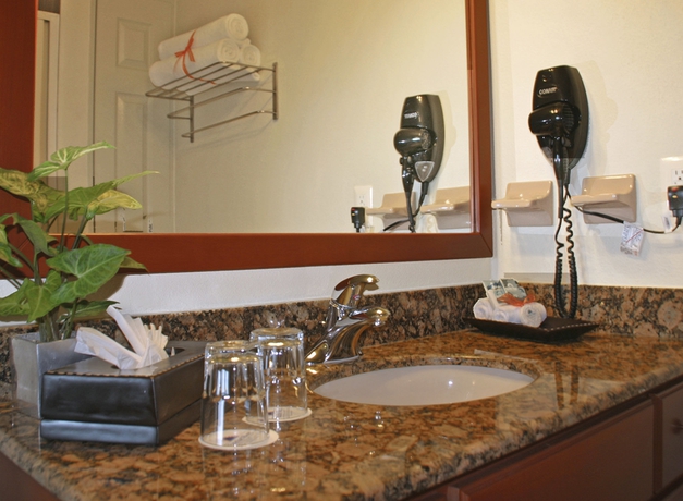 Hotel Paradise Village Beach Resort & Spa