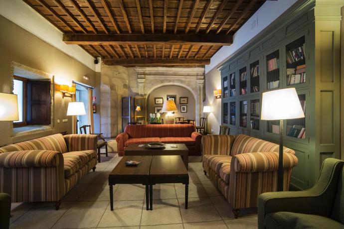 Hotel Parador De Monforte