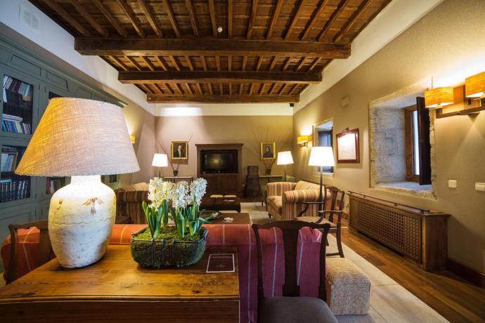 Hotel Parador De Monforte