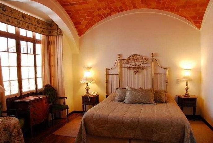 Hotel Parador Santa Maria La Real