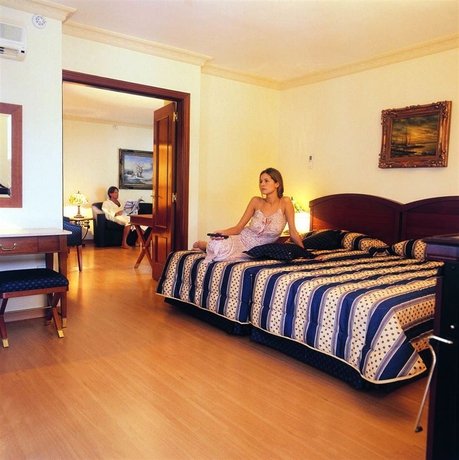 Hotel Park Plaza Suites