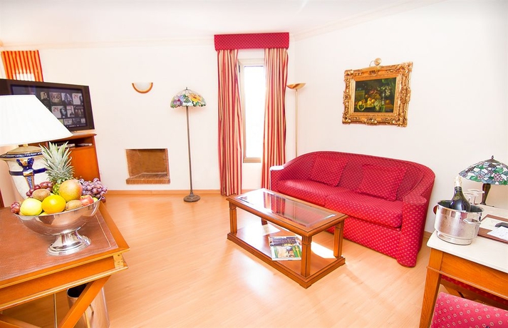 Hotel Park Plaza Suites