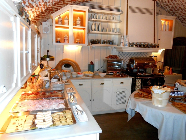 Hotel Petit Palace Art Gallery