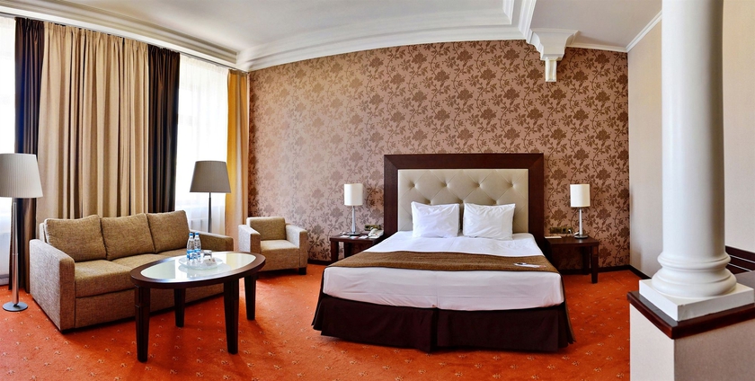 Hotel Petro Palace