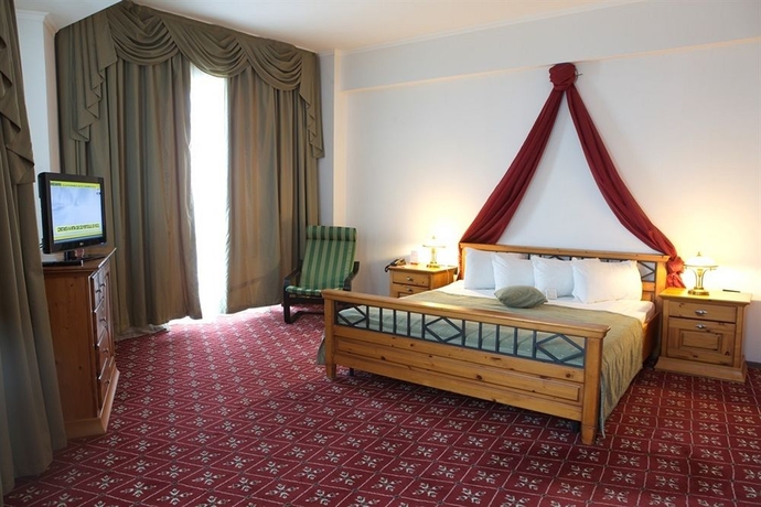 Hotel Phoenicia Grand