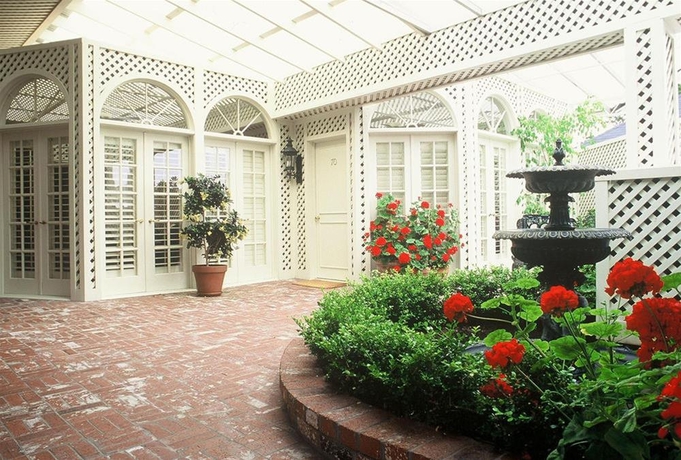 Hotel Pine Inn