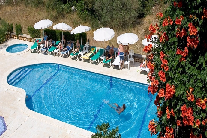 Hotel Playa Mondrago