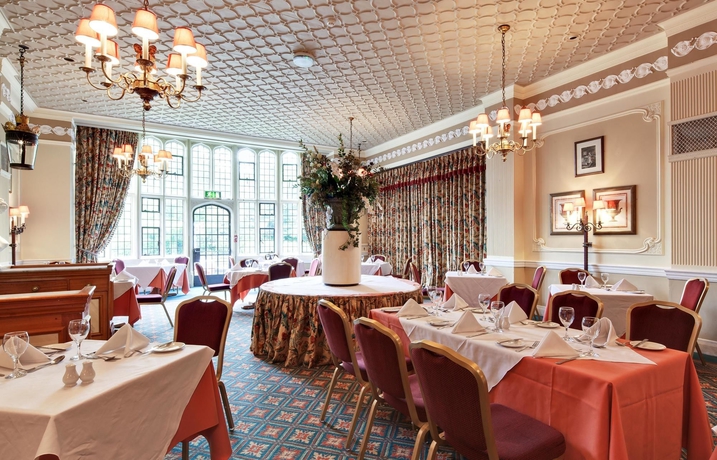 Hotel Plough And Harrow
