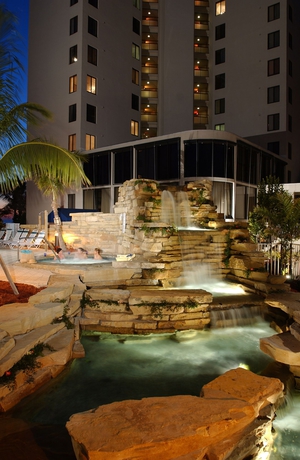 Hotel Pointe Estero