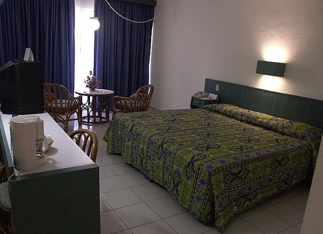 HOTEL PUERTO REAL hotel puerto real: