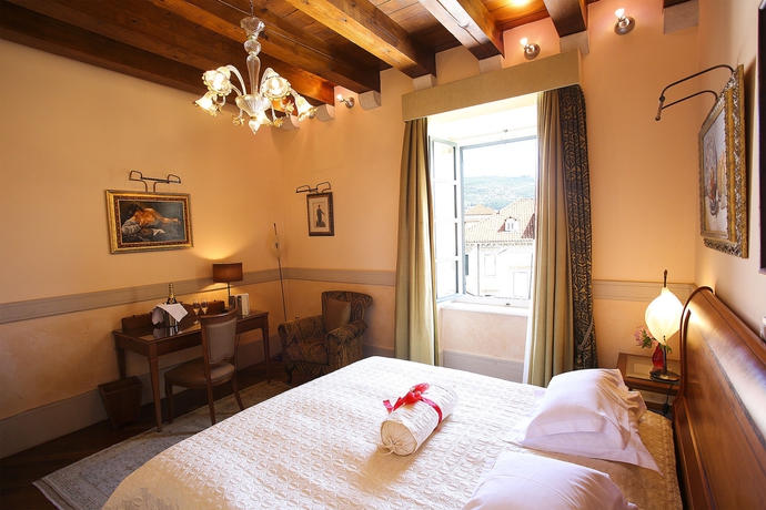Hotel Pucic Palace