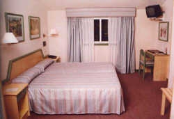 Hotel Puente Romano