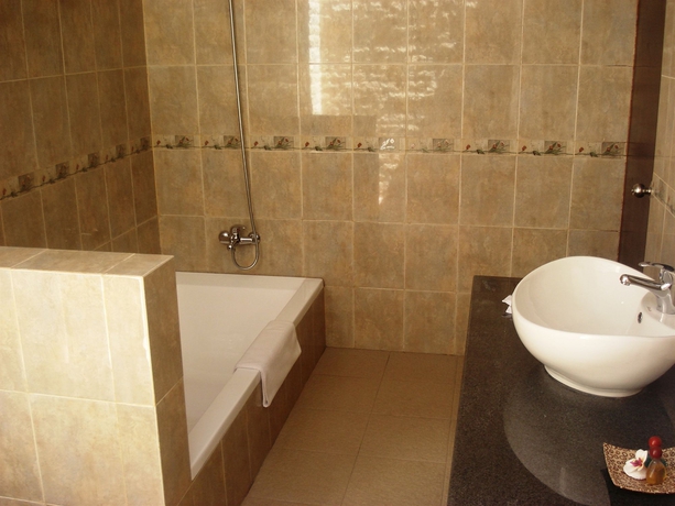Hotel Puri Saron Baruna Beach Cottages