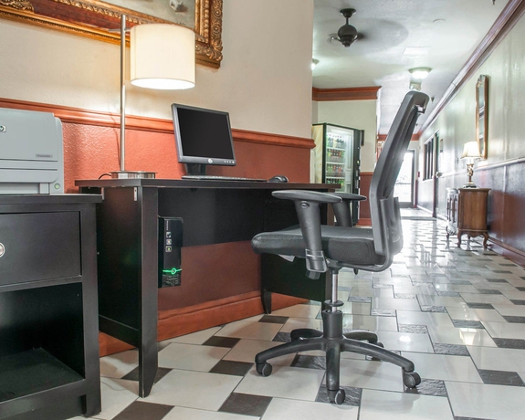 Hotel Quality Inn & Suites