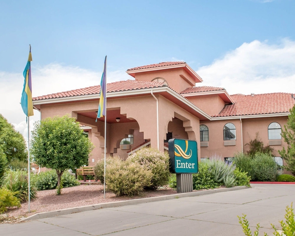 Hotel Quality Inn & Suites