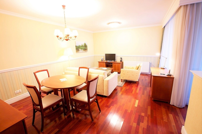 Hotel Queen´s Court & Residence