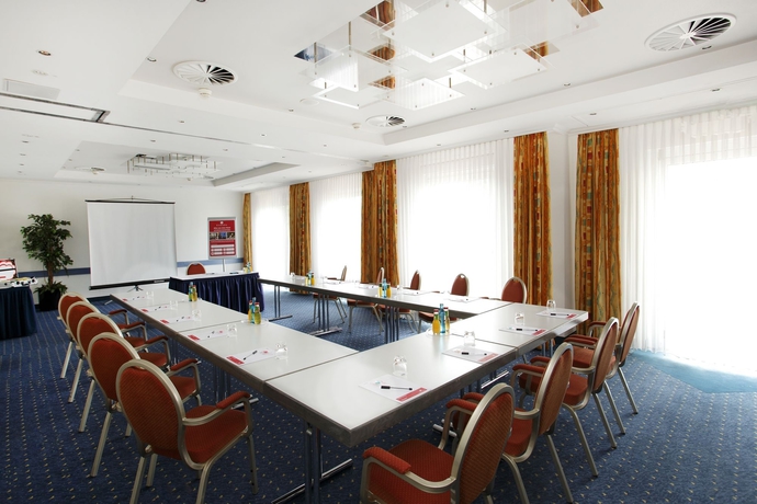Hotel Ramada Frankfurt Airport West