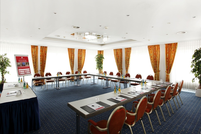 Hotel Ramada Frankfurt Airport West