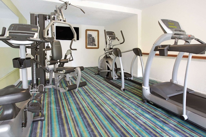 Hotel Ramada Inn Airport/cruiseport