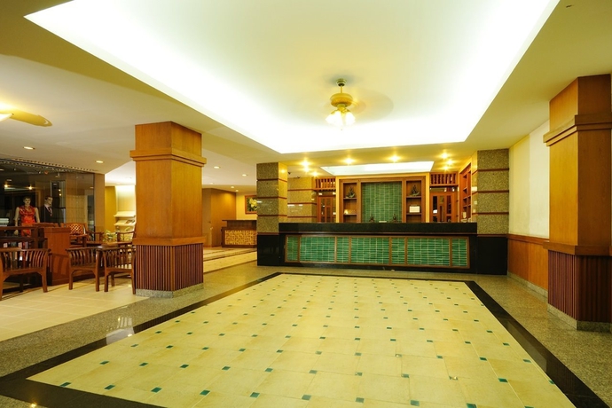 Hotel Rambuttri Village Inn & Plaza