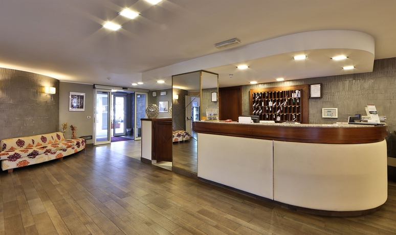 Hotel Regal Residence