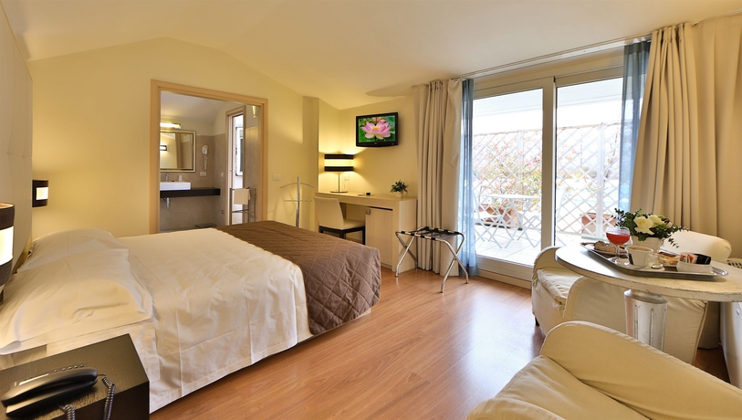 Hotel Regal Residence