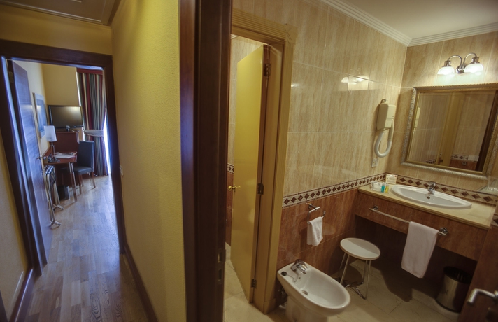 Hotel Reina Isabel