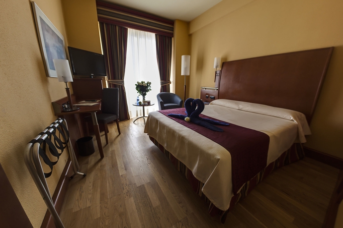 Hotel Reina Isabel