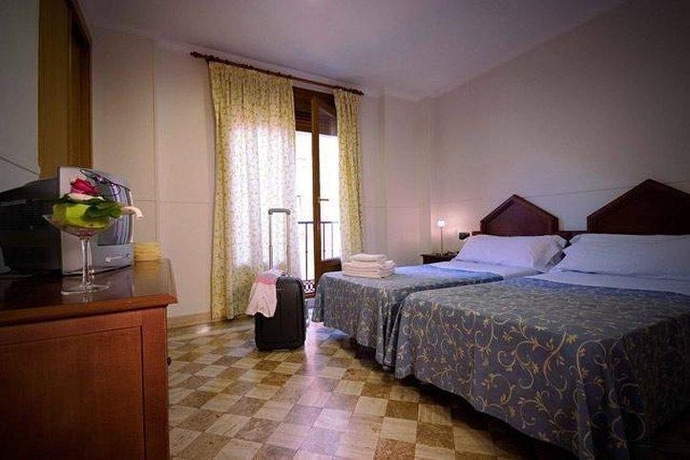 Hotel Reina Mora