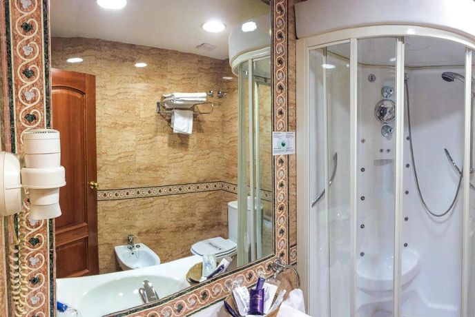 Hotel Reino De Granada