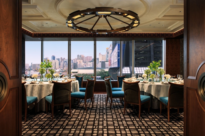 Hotel Renaissance Harbour View
