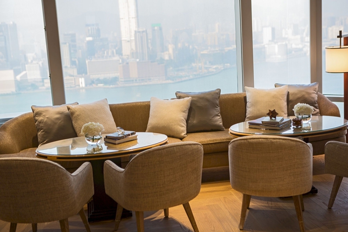 Hotel Renaissance Harbour View