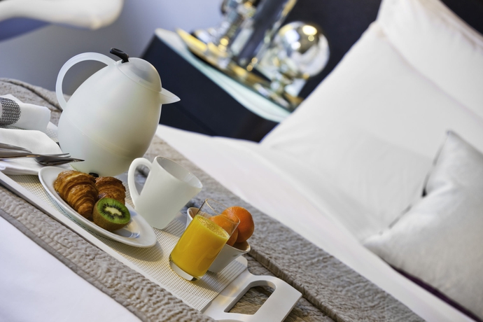 Hotel Renaissance Newark Airport
