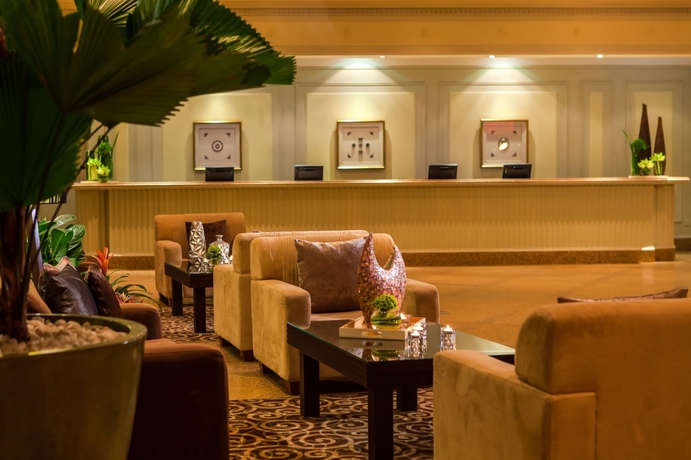 Hotel Renaissance Riverside Saigon