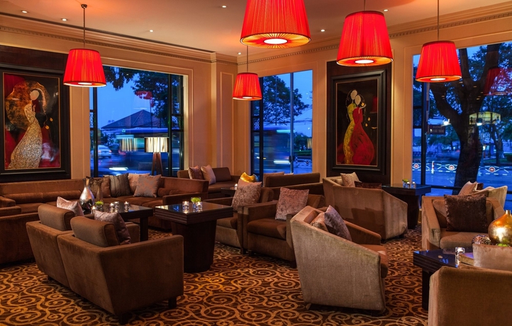 Hotel Renaissance Riverside Saigon